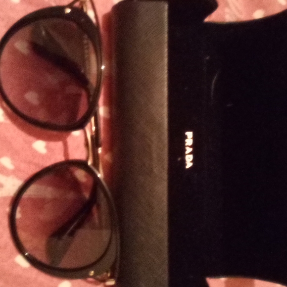 Sunglasses - Picture 3 of 3